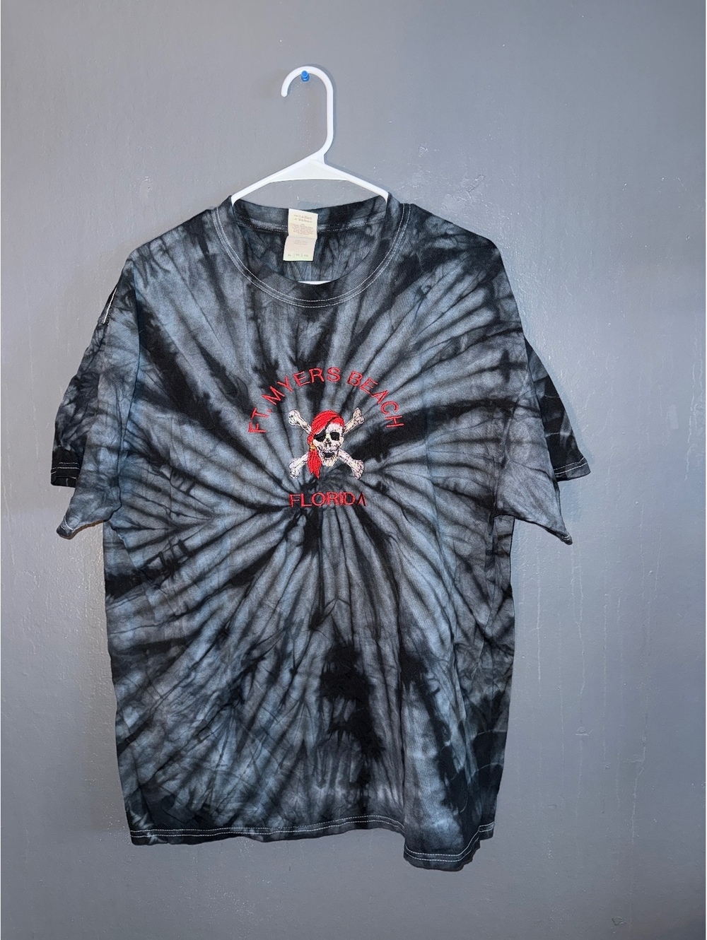 Gildan Heavy Cotton XL Tie-Dye Ft. Myers Beach Florida T-Shirt